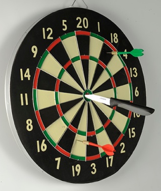 Uncropped final photograph, showing the lighting of the dartboard's metal rim.